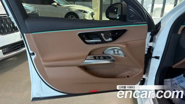 Mercedes-Benz E-Class — Фото автомобиля 11