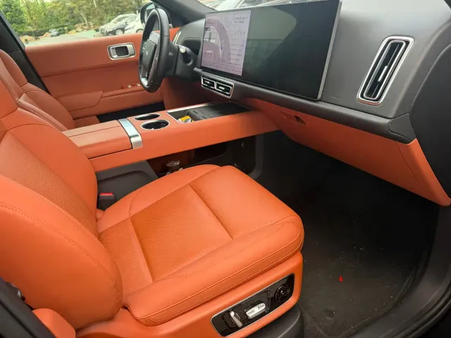Li Auto L8 — Фото автомобиля 8