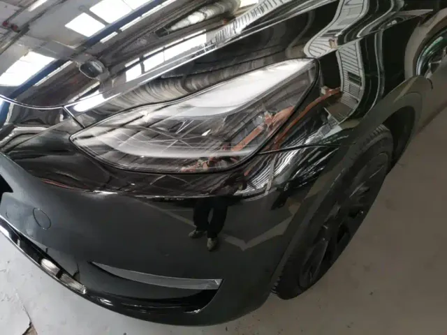 Tesla Model Y — Фото автомобиля 23