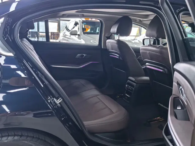 BMW 3 Series — Фото автомобиля 17