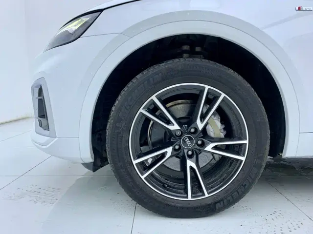 Audi Q5L — Фото автомобиля 9