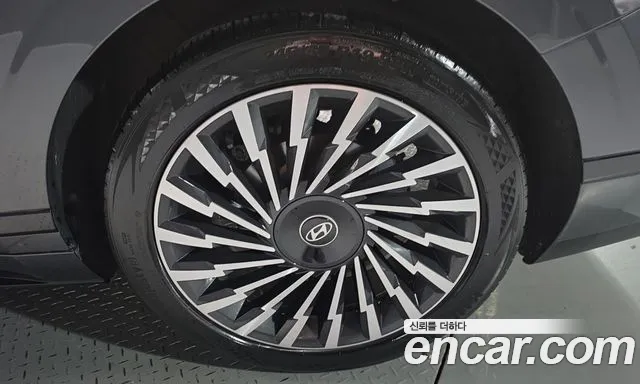 Hyundai Grandeur GN7 — Фото автомобиля 6