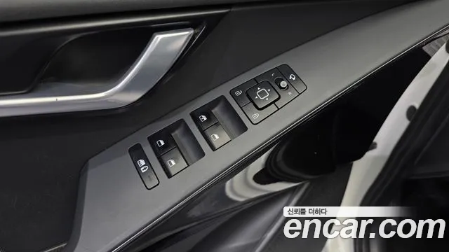 Kia Niro — Фото автомобиля 24