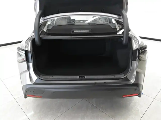 Toyota bZ3 — Фото автомобиля 4