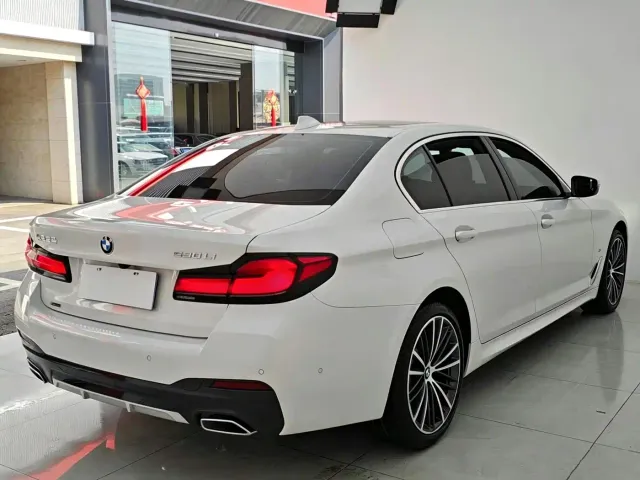 BMW 5 Series — Фото автомобиля 18