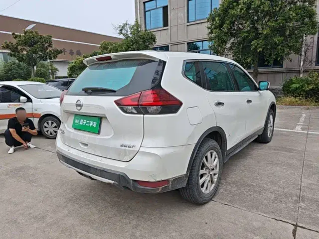 Nissan X-Trail — Фото автомобиля 6