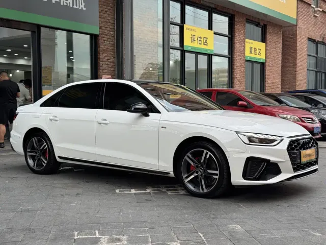 Audi A4L — Фото автомобиля 3