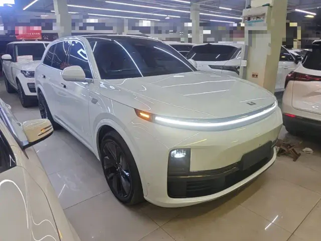Li Auto L7 — Фото автомобиля 21