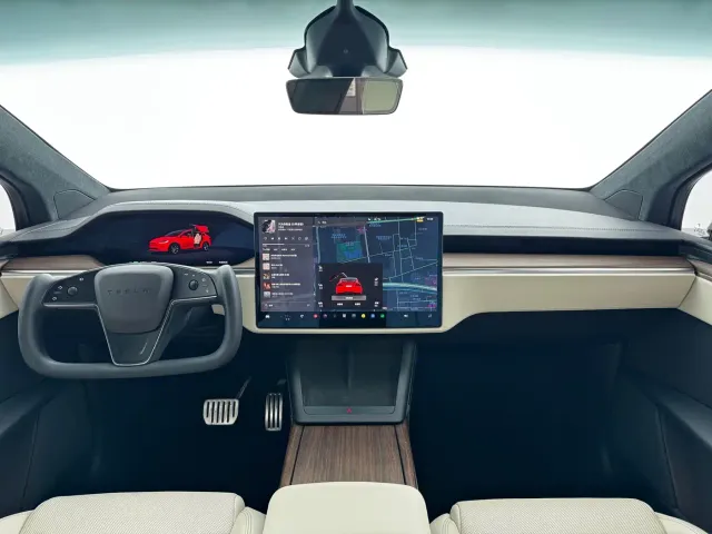 Tesla Model X — Фото автомобиля 7