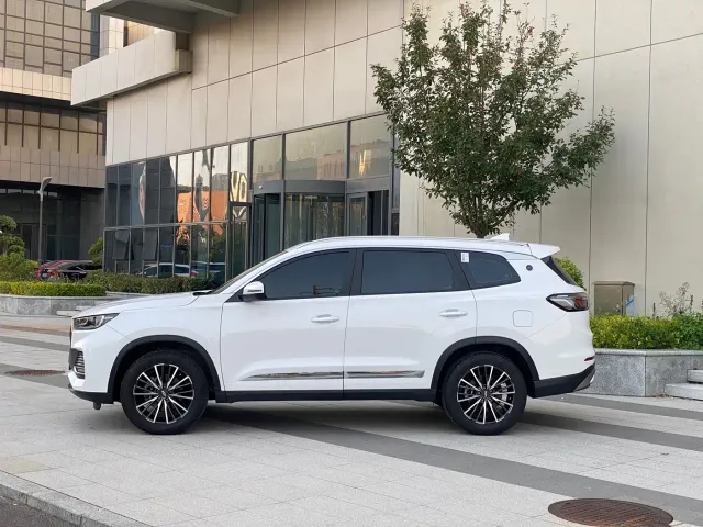 Chery Tiggo 8 — Фото автомобиля 10