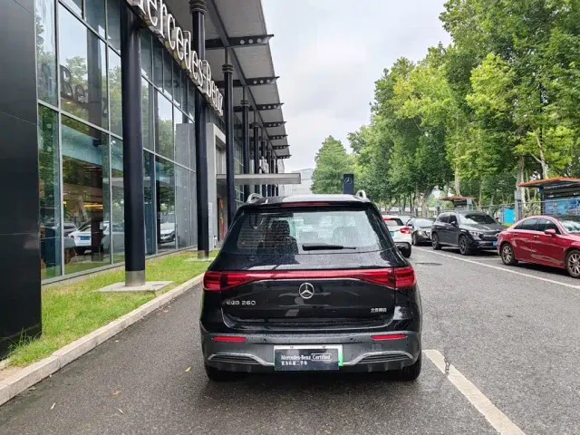 Mercedes-Benz EQB — Фото автомобиля 6