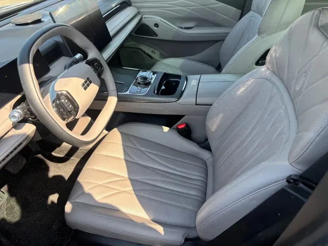 Geely Galaxy Xingyao 8 — Фото автомобиля 4