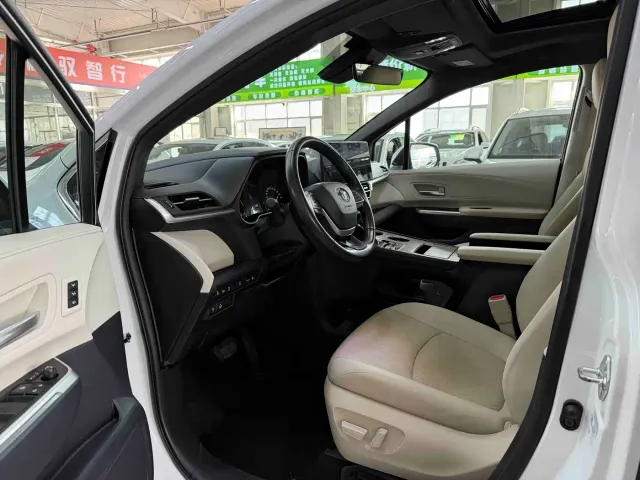 Toyota Granvia — Фото автомобиля 7