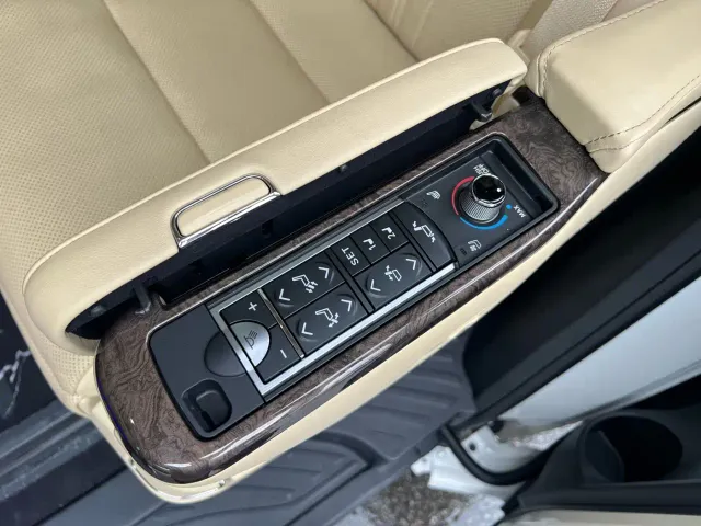 Toyota Vellfire — Фото автомобиля 5