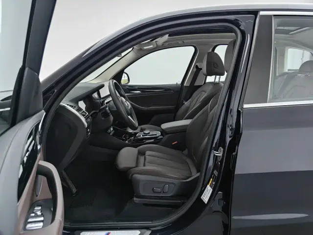 BMW iX3 — Фото автомобиля 10