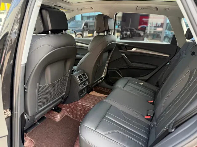 Audi Q5L — Фото автомобиля 7