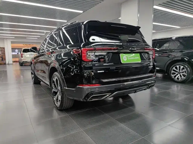 Ford Explorer — Фото автомобиля 4