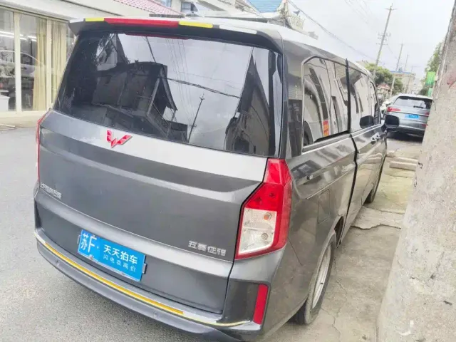 Wuling Zhengcheng — Фото автомобиля 5
