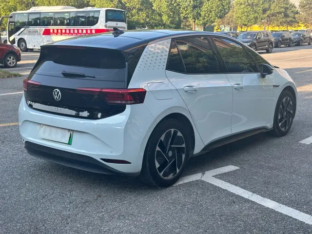 Volkswagen ID.3 — Фото автомобиля 10