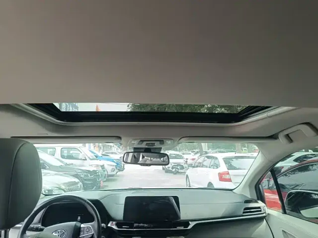 Toyota Sienna — Фото автомобиля 17