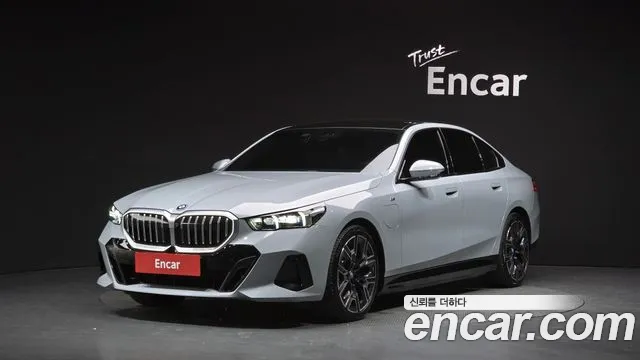 Фотография автомобиля — BMW 5-Series