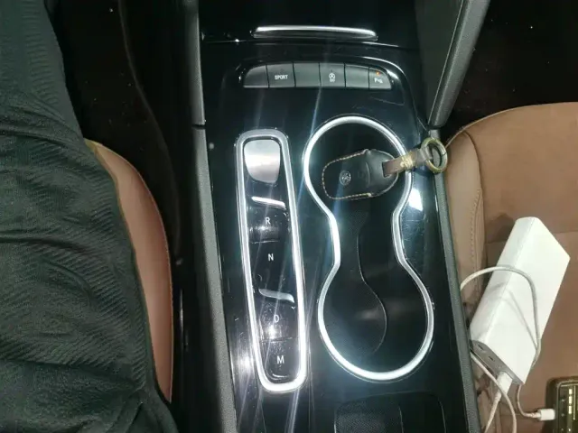 Buick Regal — Фото автомобиля 13