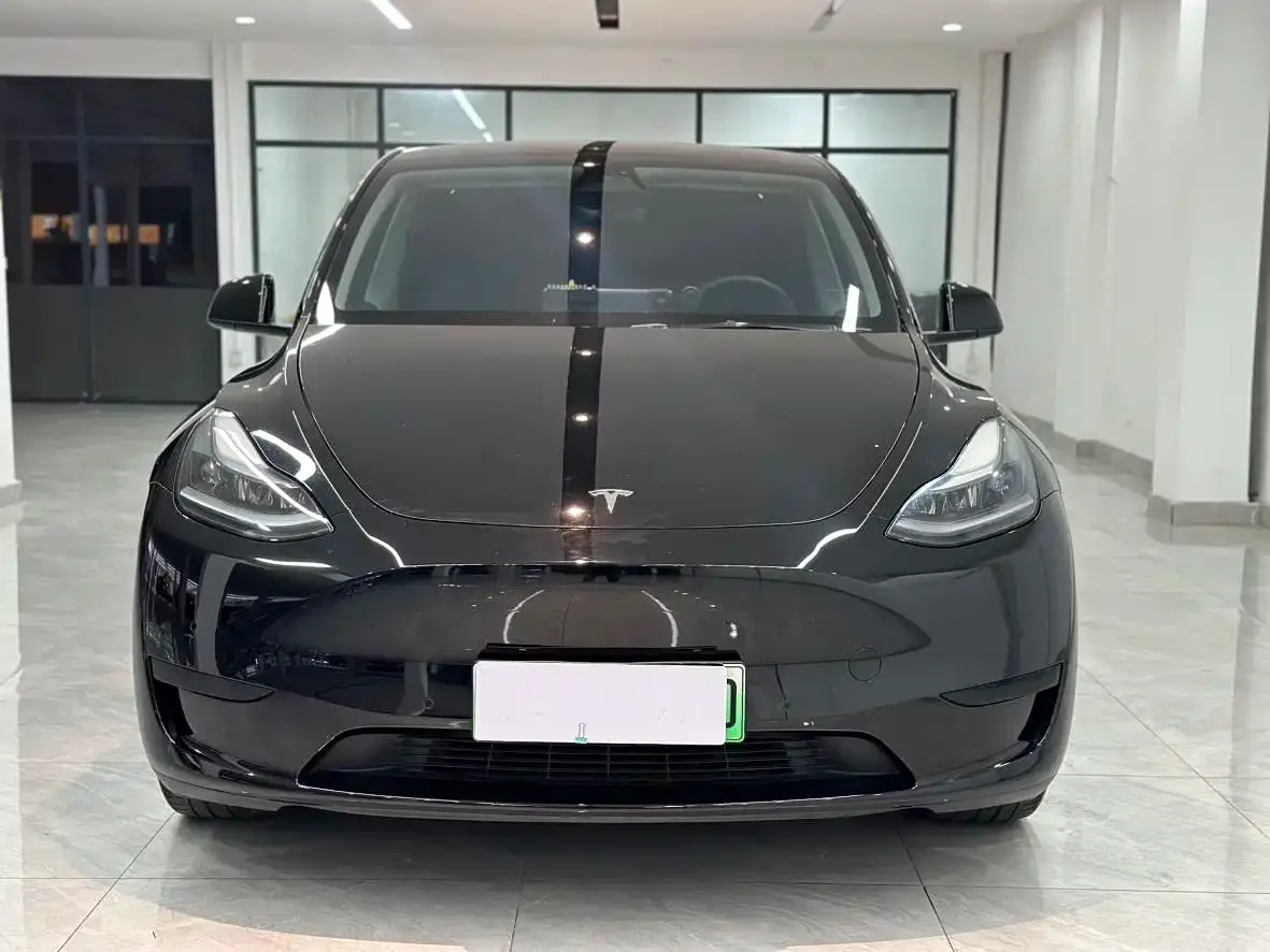 Tesla Model Y 2022 Facelift Rear-Wheel Drive Version — Фото автомобиля 2