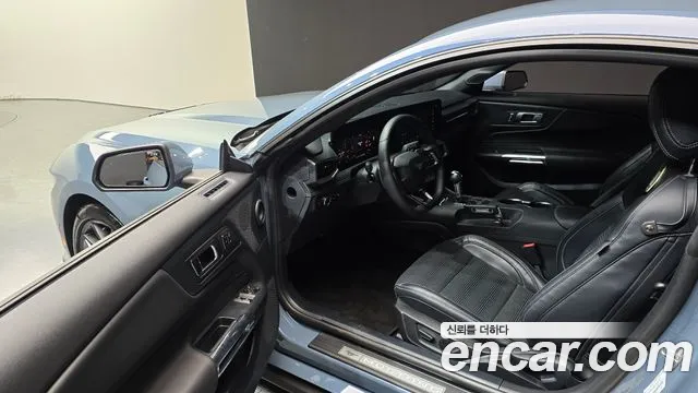 Ford Mustang Mustang 7 поколение 5.0 GT Premium Купе — Фото автомобиля 10