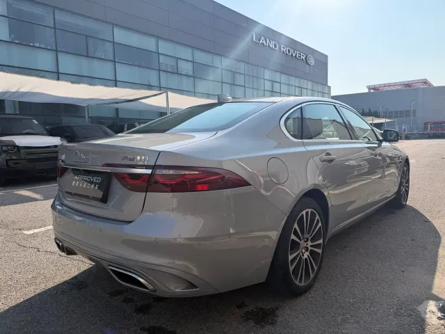 Jaguar XFL — Фото автомобиля 3