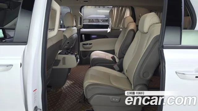 Kia Carnival Generation 4 — Фото автомобиля 18