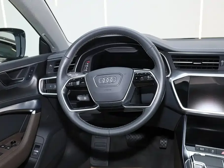Audi Audi A7L 2024 45TFSI S-line Dream Edition Crystal Package — Фото автомобиля 13