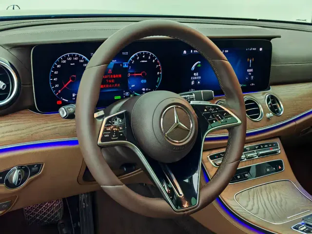 Mercedes-Benz E-Class — Фото автомобиля 10