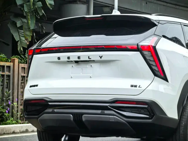 Geely Boyue L — Фото автомобиля 13
