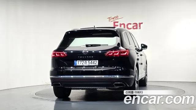 Volkswagen Touareg 3rd Gen — Фото автомобиля 4
