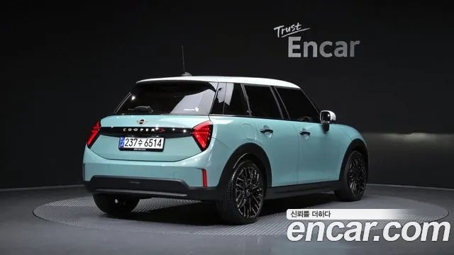 MINI Cooper 4th Gen — Фото автомобиля 2