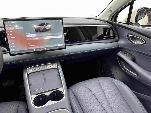 BYD Seal 05 DM-i — Фото автомобиля 14