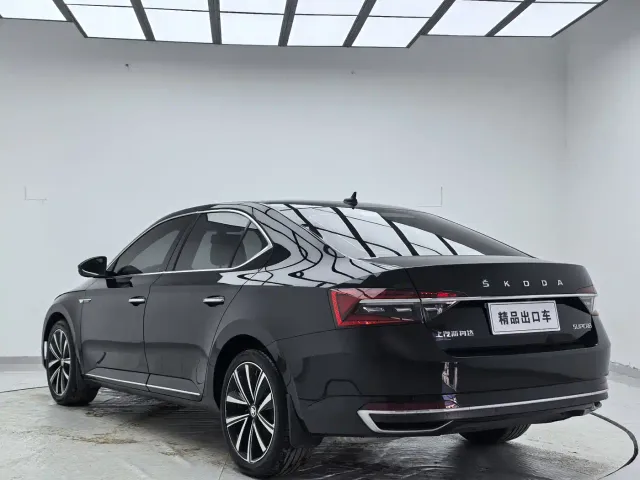 Skoda Superb — Фото автомобиля 6