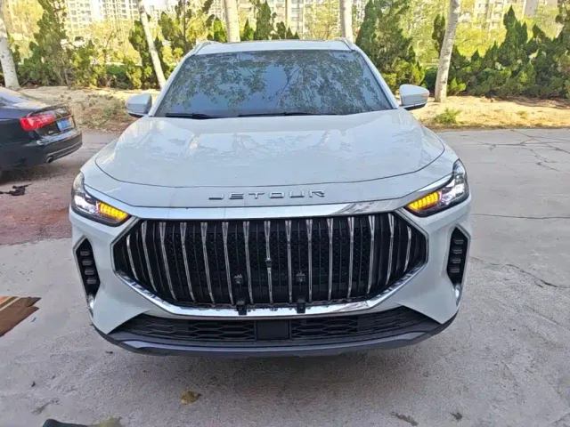 Jetour X70 Plus — Фото автомобиля 2