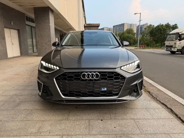Audi A4L — Фото автомобиля 2