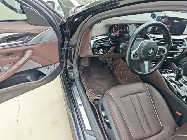 BMW 5 Series — Фото автомобиля 15