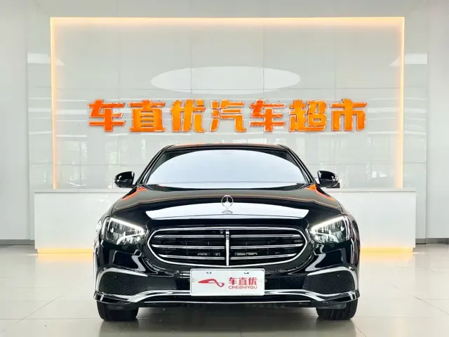 Mercedes-Benz E-Class — Фото автомобиля 3