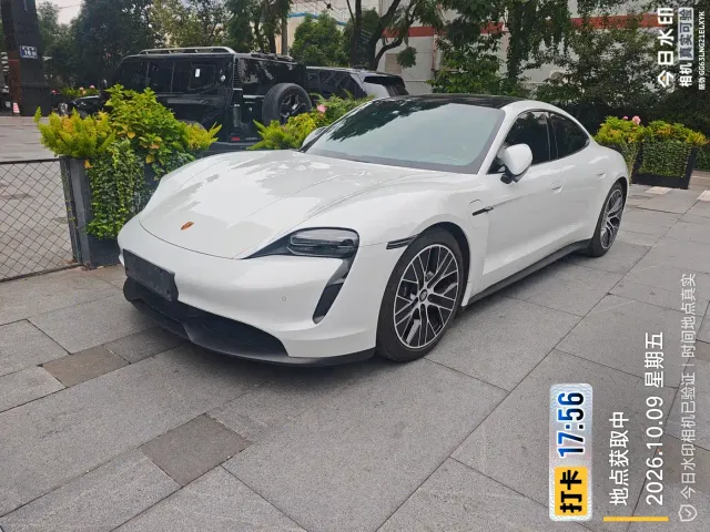 Фотография автомобиля — Porsche Taycan