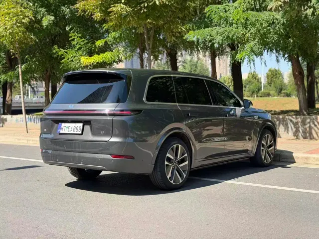 Li Auto L9 — Фото автомобиля 7