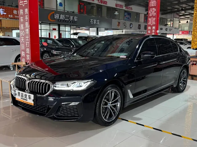 Фотография автомобиля — BMW 5 Series