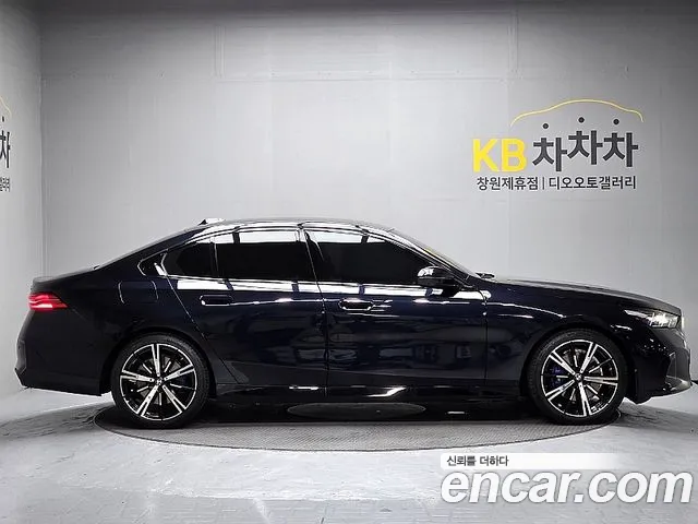 BMW 5 Series — Фото автомобиля 7