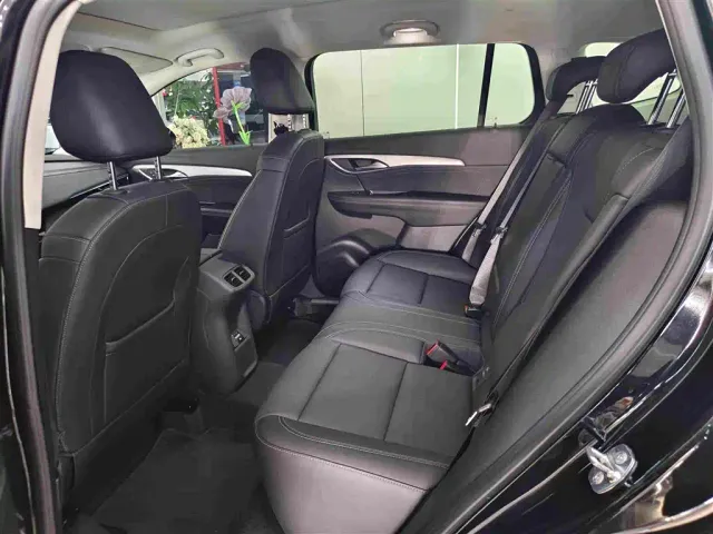 Buick Envision Plus — Фото автомобиля 5