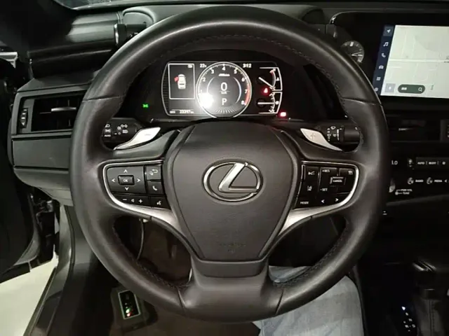 Lexus ES — Фото автомобиля 10