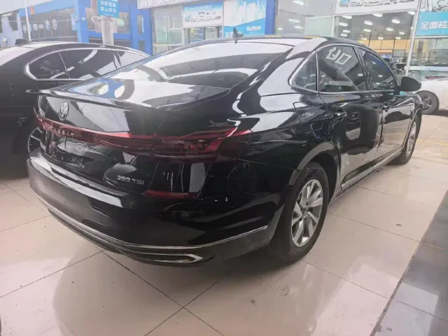 Volkswagen Passat — Фото автомобиля 9
