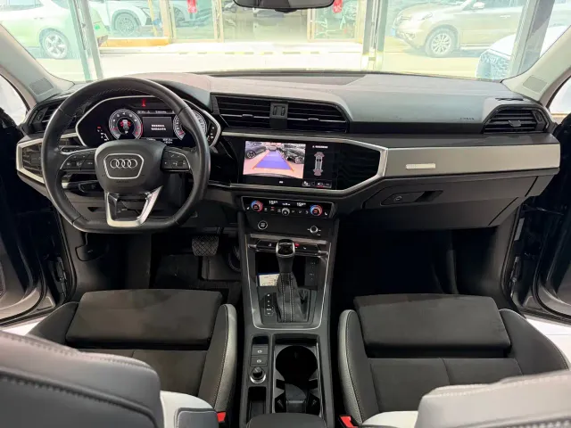 Audi Q3 — Фото автомобиля 11