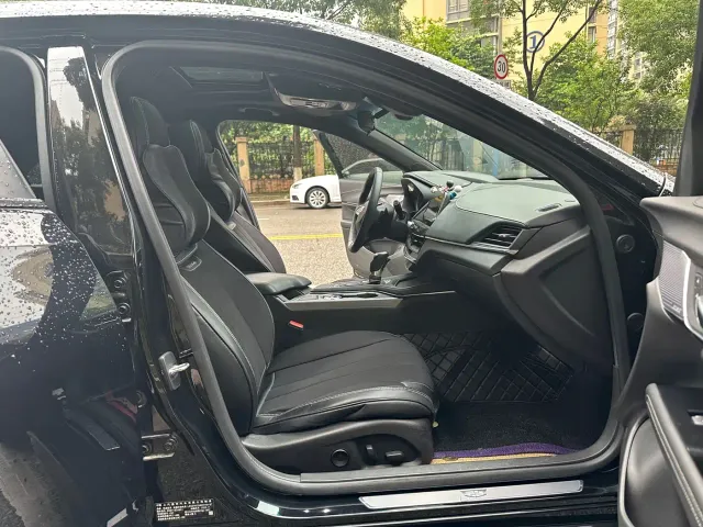 Cadillac CT4 — Фото автомобиля 17